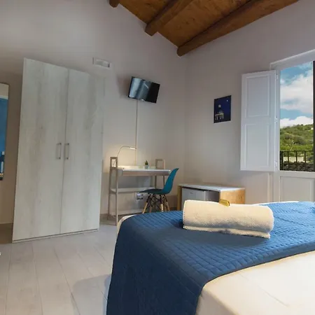 Il Sentiero Dell'itria - Con Vista Гостевой дом 4*